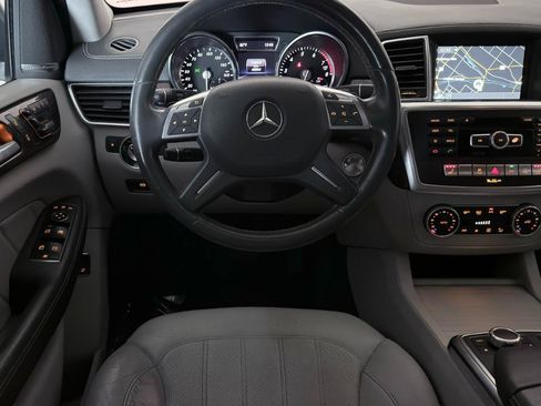 Used 2015 Mercedes-Benz GL 450 4MATIC image 31