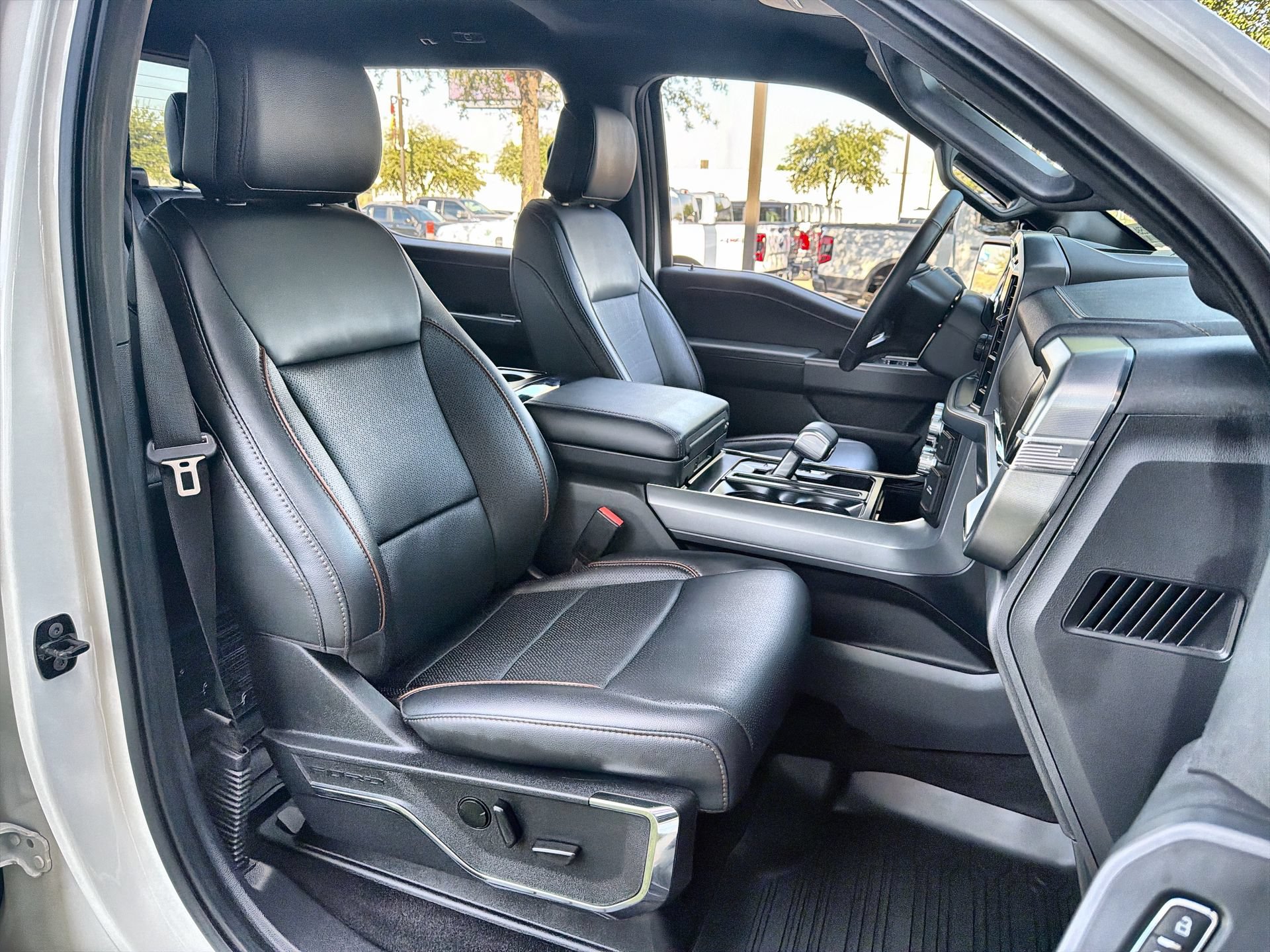 Used 2024 Ford F150 Lariat w/ FX4 Off-Road Package AWD/4WD image 24