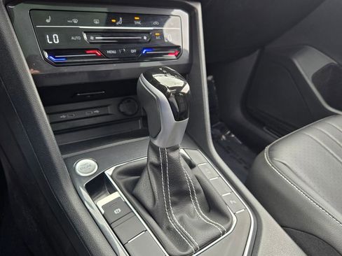 Certified 2024 Volkswagen Tiguan SE R-Line FWD image 23