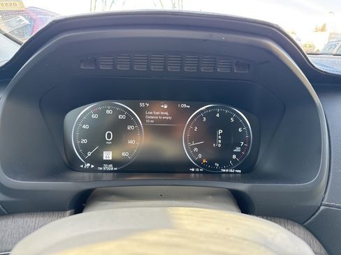 Used 2020 Volvo XC90 T6 Inscription image 2