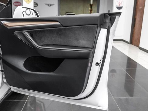 Used 2023 Tesla Model Y Long Range AWD/4WD image 33