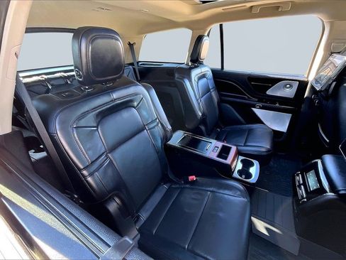 Used 2020 Lincoln Aviator Reserve w/ Equipment Group 202A image 27