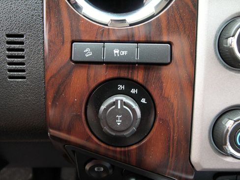 Used 2016 Ford F250 Lariat w/ Lariat Ultimate Package image 36