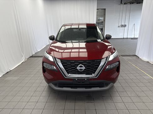 Used 2023 Nissan Rogue S image 2