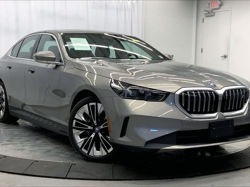 Used 2025 BMW i5 xDrive40 w/ Premium Package AWD/4WD image 1