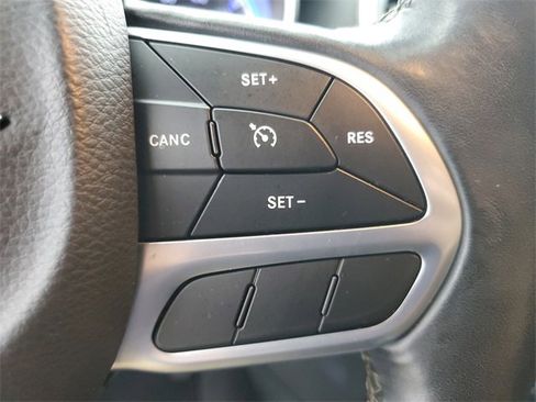 Used 2020 Chrysler 300 Limited image 21