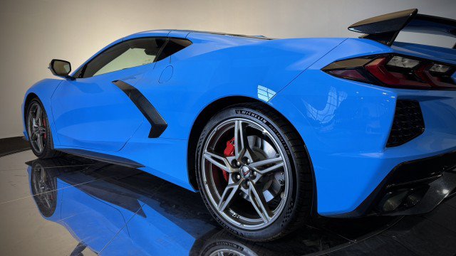 Used 2025 Chevrolet Corvette Stingray Premium Cpe w/ Z51 Performance Package RWD image 25