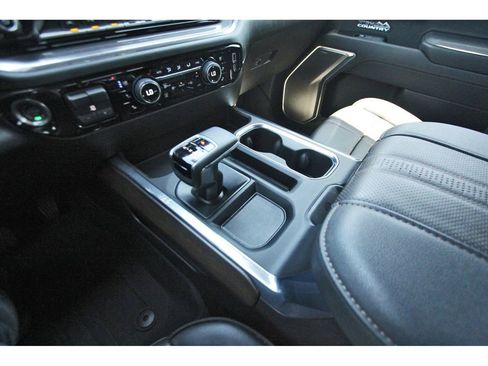 Used 2025 Chevrolet Silverado 1500 High Country w/ High Country Premium Package AWD/4WD image 24