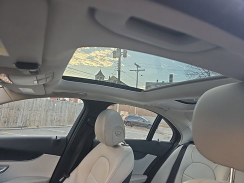 Used 2016 Mercedes-Benz C 300 4MATIC Sedan image 7