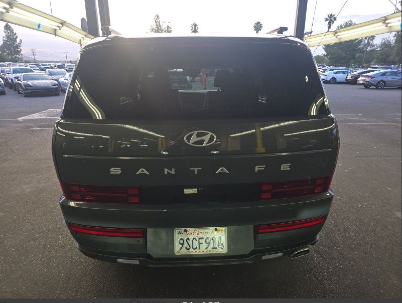 Used 2025 Hyundai Santa Fe SEL FWD image 5