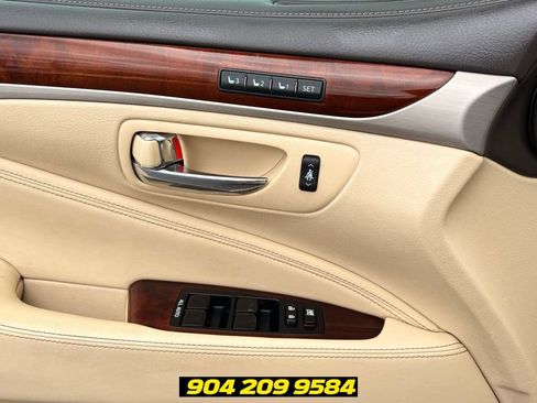 Used 2016 Lexus LS 460 w/ Comfort Package RWD image 12