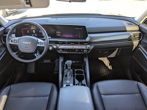 Used 2025 Kia Telluride LX image 16