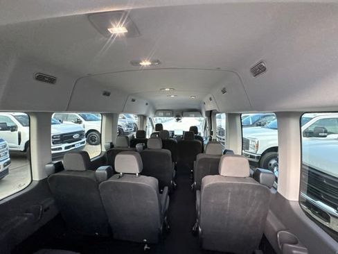 Used 2025 Ford Transit 350 XLT RWD image 9