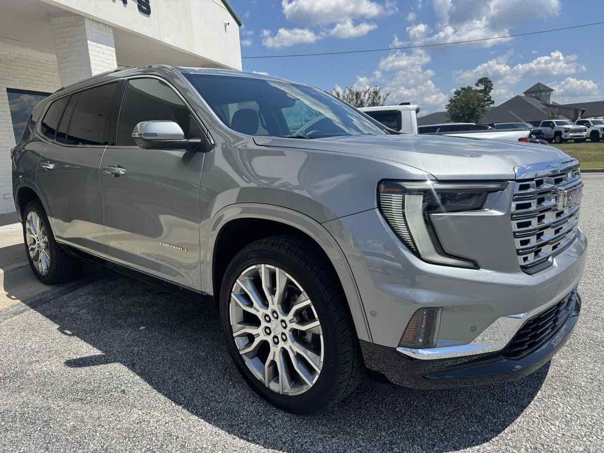 Used 2025 GMC Acadia Denali w/ Super Cruise Package AWD/4WD image 41