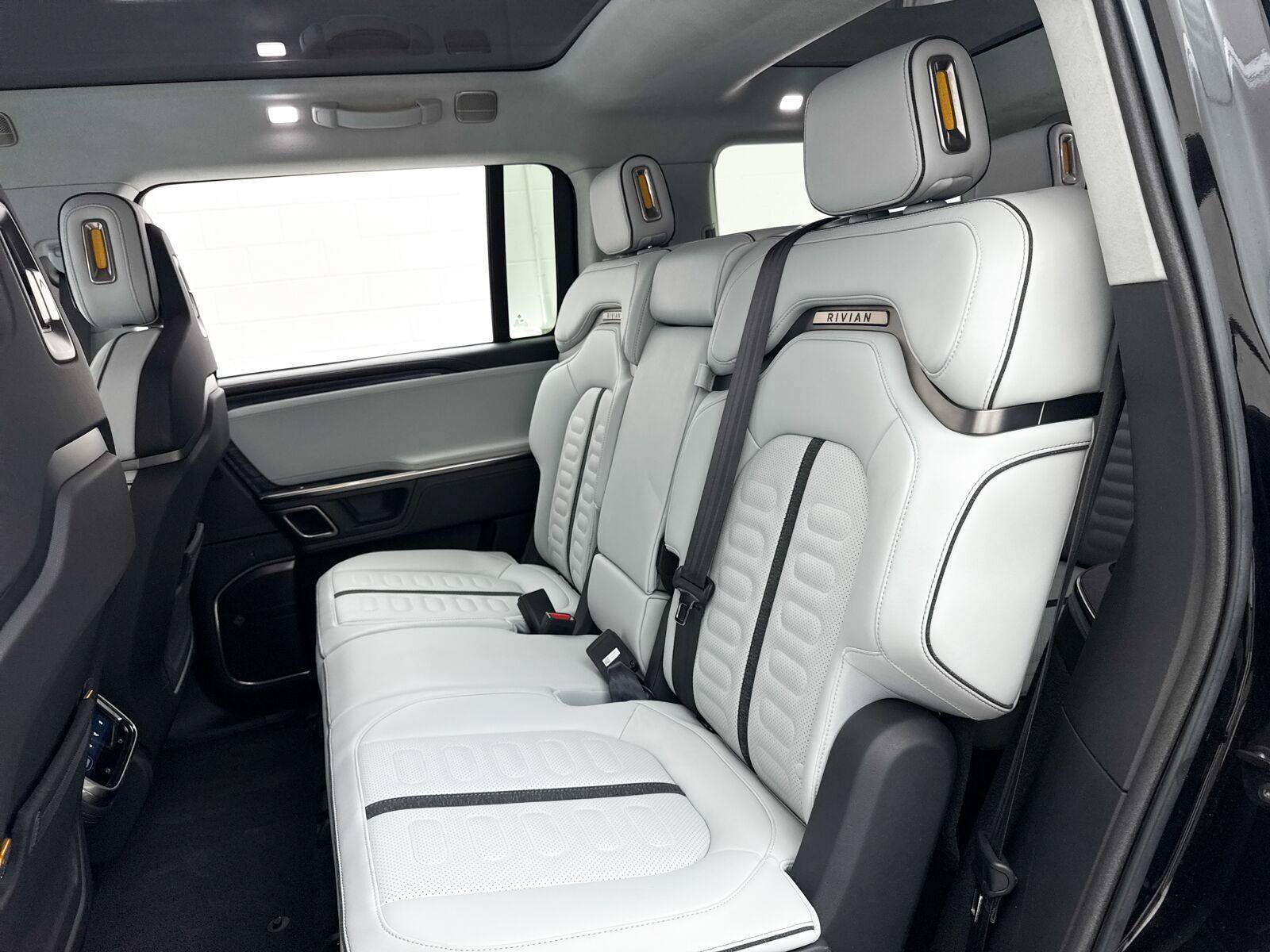 Used 2023 Rivian R1S Launch Edition Quad AWD/4WD image 31