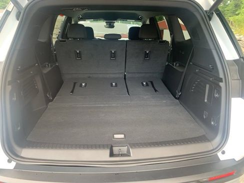 New 2026 GMC Acadia Elevation image 10