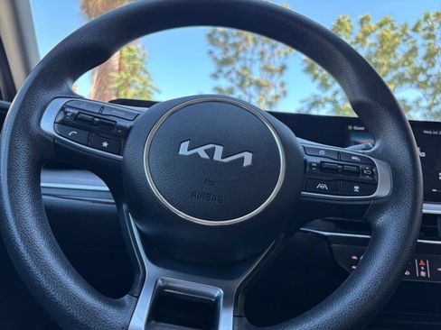 Used 2025 Kia K5 LXS FWD image 28