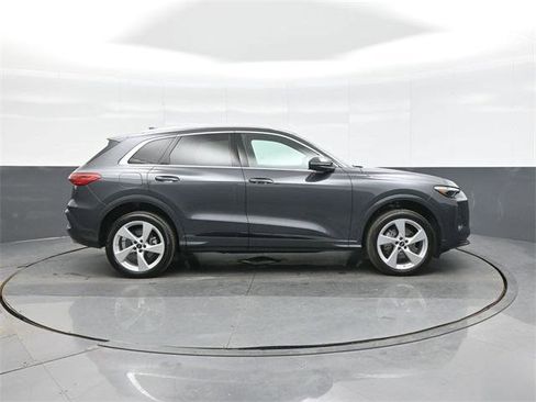 Certified 2025 Audi Q5 Premium Plus w/ Premium Plus image 8