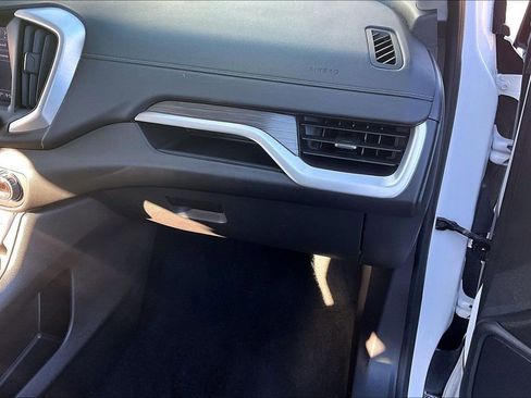 Used 2024 GMC Terrain SLT image 25