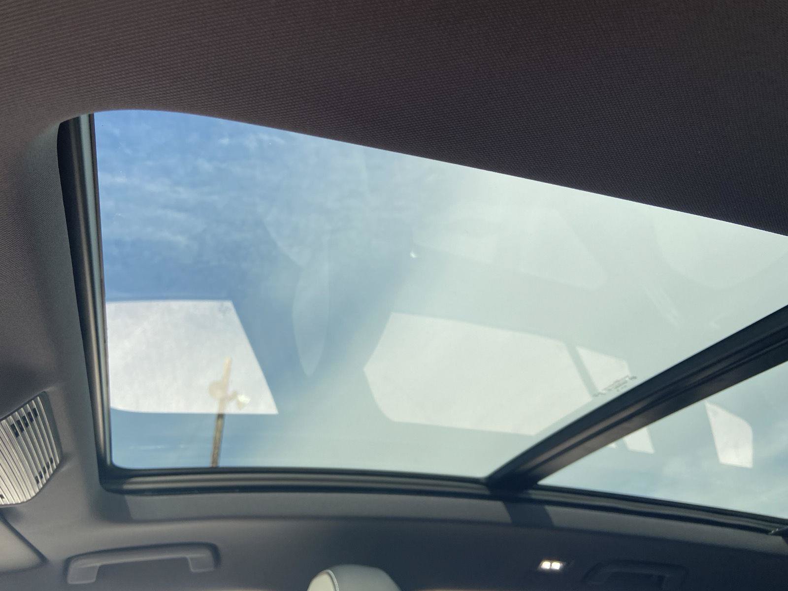 New 2026 Volkswagen Tiguan SE R-Line AWD/4WD image 10