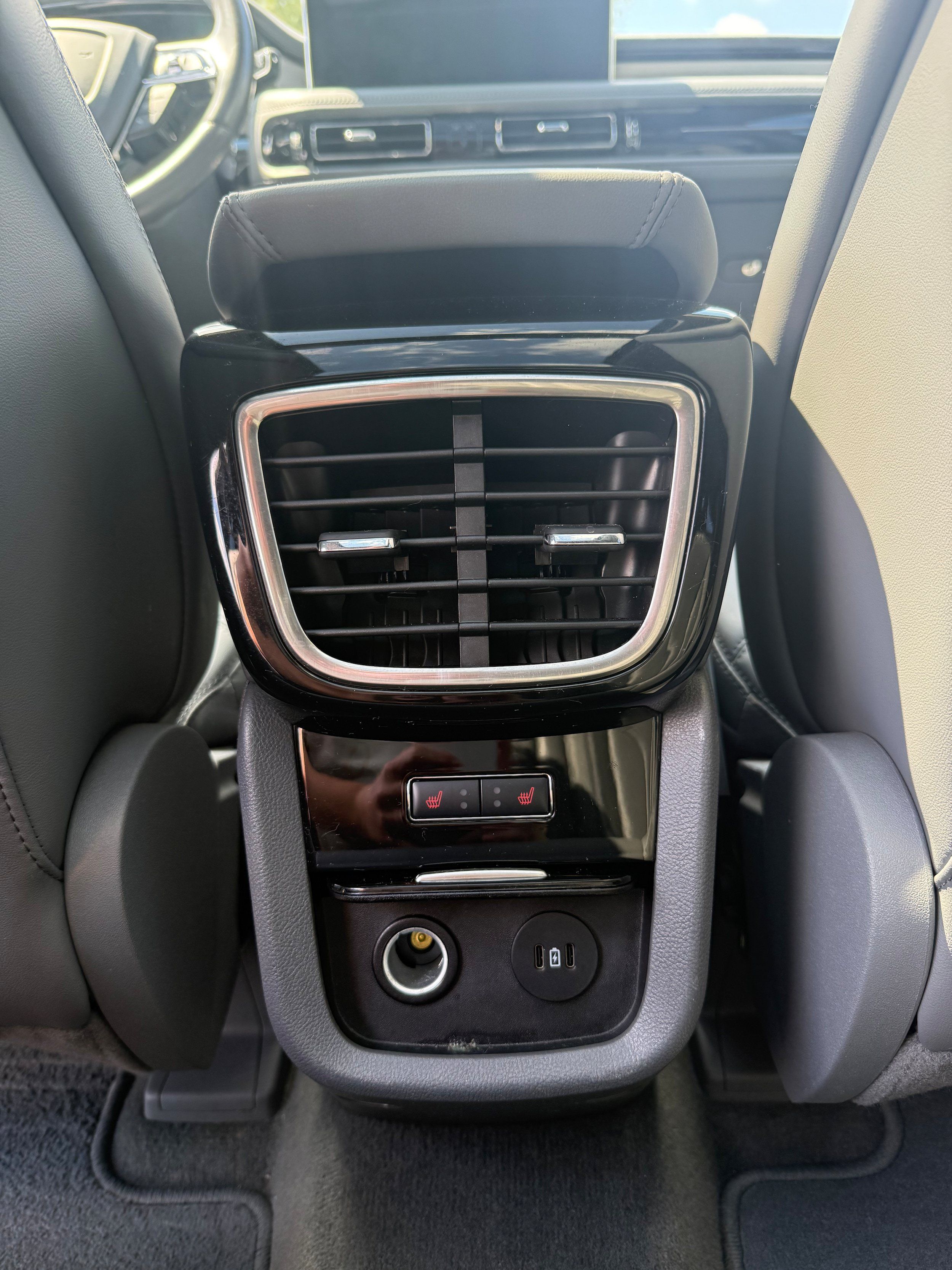 Used 2023 Lincoln Nautilus Reserve AWD/4WD image 18