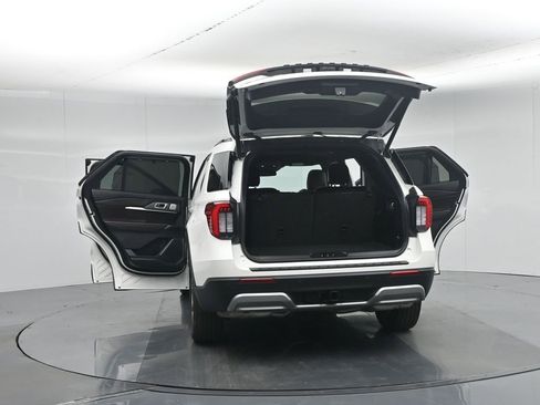 Used 2025 Ford Explorer Platinum RWD image 39