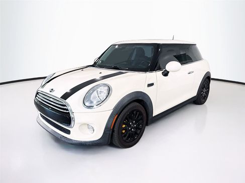 Used 2018 MINI Cooper 2-Door Hardtop image 1
