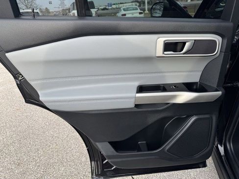 Certified 2021 Ford Explorer XLT w/ Equipment Group 202A image 22