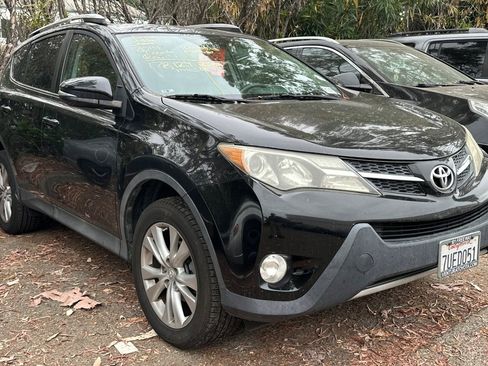 Used 2014 Toyota RAV4 Limited AWD/4WD image 2