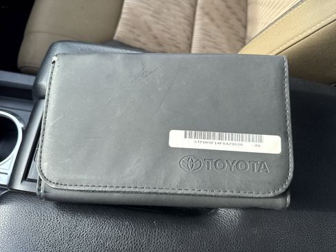 Used 2015 Toyota Tundra SR5 image 32