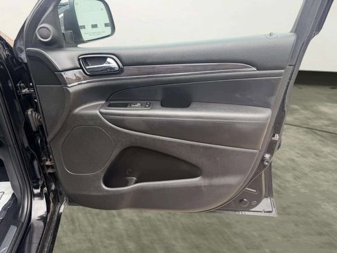 Used 2020 Jeep Grand Cherokee Overland image 29