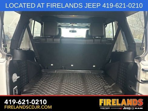 Used 2017 Jeep Wrangler Unlimited Sahara image 11