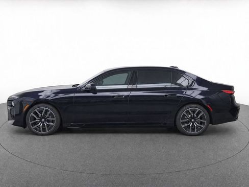 Used 2023 BMW 740i w/ Parking Assistance Package RWD image 6