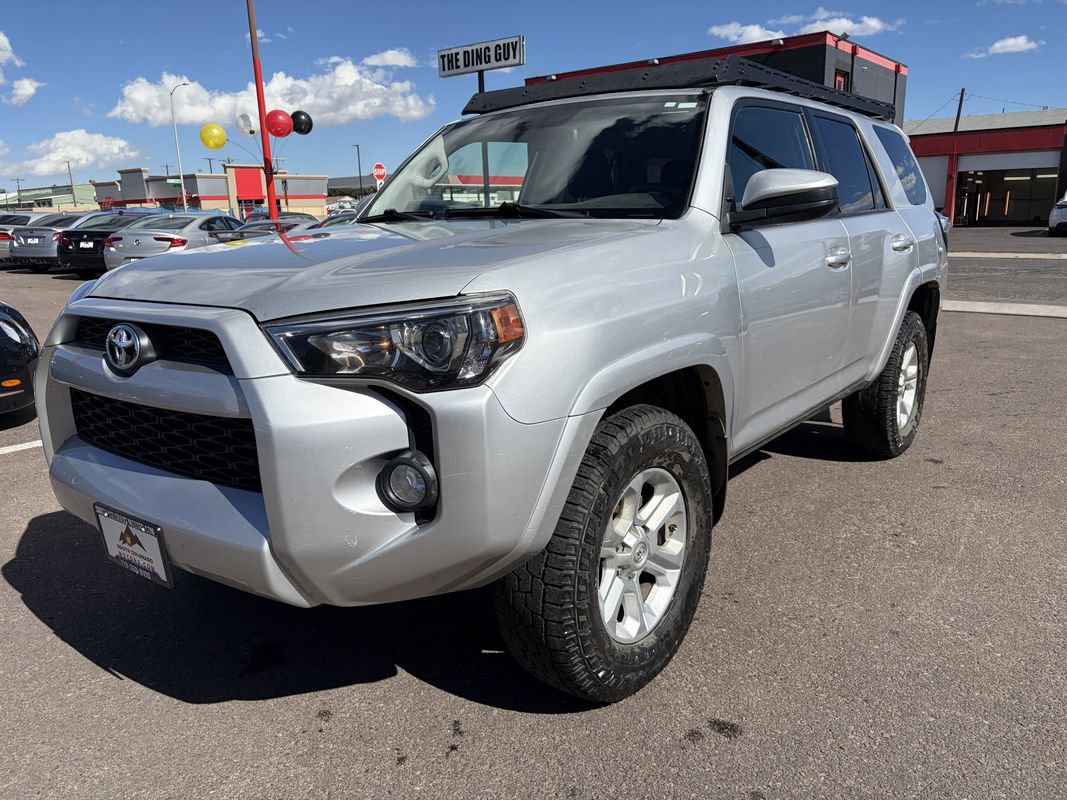 Used 2018 Toyota 4Runner SR5 AWD/4WD image 3