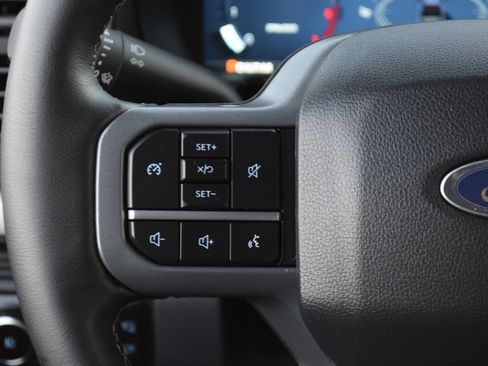 Used 2025 Ford F250 Lariat w/ FX4 Off-Road Package image 12