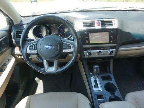 Used 2017 Subaru Outback 2.5i Limited AWD/4WD image 3