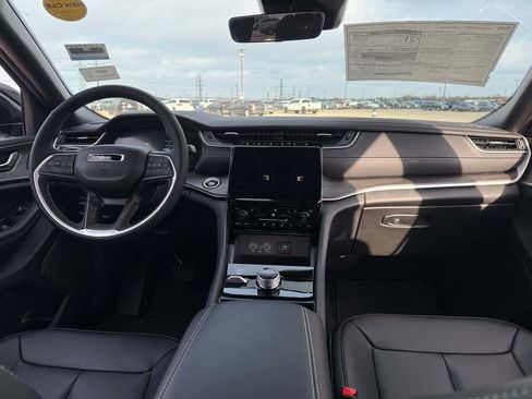 New 2025 Jeep Grand Cherokee L Limited image 27