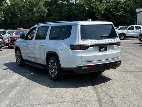 Used 2023 Jeep Wagoneer L Series II image 4