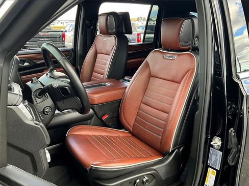 Used 2023 GMC Yukon XL Denali Ultimate image 25