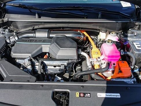 Certified 2025 Kia Sportage SX Prestige image 29