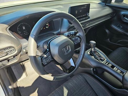 Used 2025 Honda HR-V Sport image 25