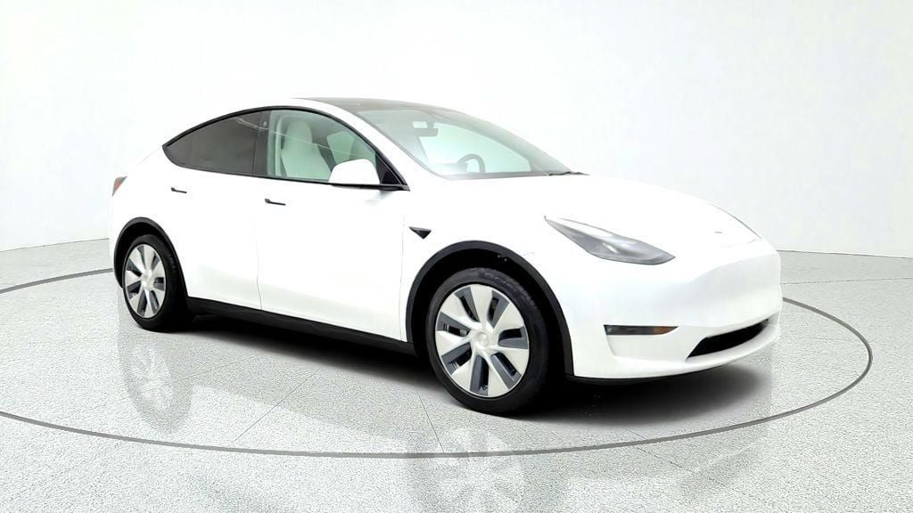 Used 2023 Tesla Model Y Long Range AWD/4WD image 3