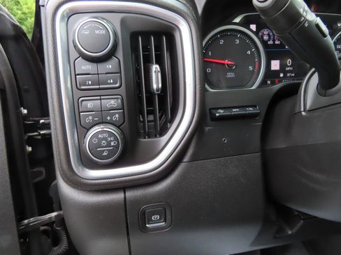 Used 2020 Chevrolet Silverado 2500 LTZ AWD/4WD image 34