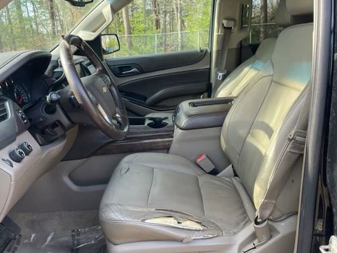 Used 2015 Chevrolet Suburban LT image 5