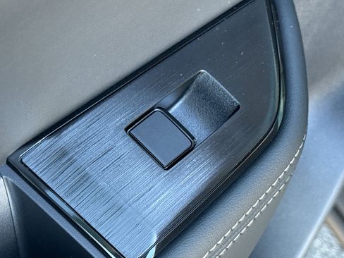 New 2026 Nissan Rogue SV image 31