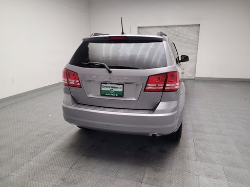 Used 2018 Dodge Journey SE w/ Connectivity Group FWD image 7