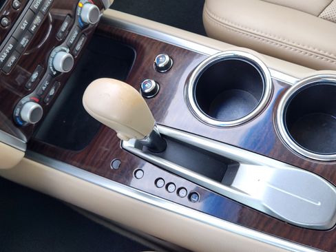 Used 2014 Nissan Pathfinder Platinum w/ Platinum Premium Package image 19