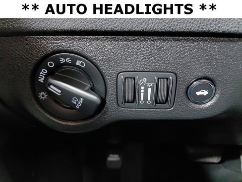 Certified 2019 Dodge Charger SXT w/ Cold Weather Package image 15