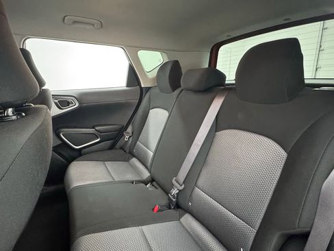 Used 2025 Kia Soul LX w/ LX Technology Package image 37