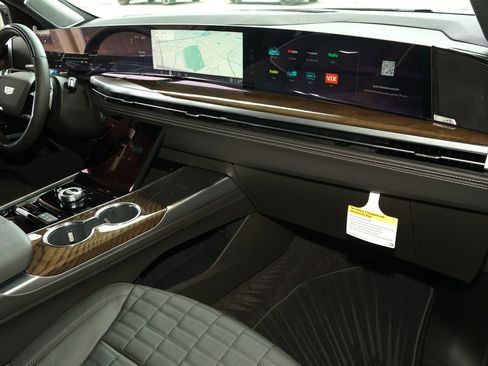 Used 2026 Cadillac Escalade Platinum Sport image 5